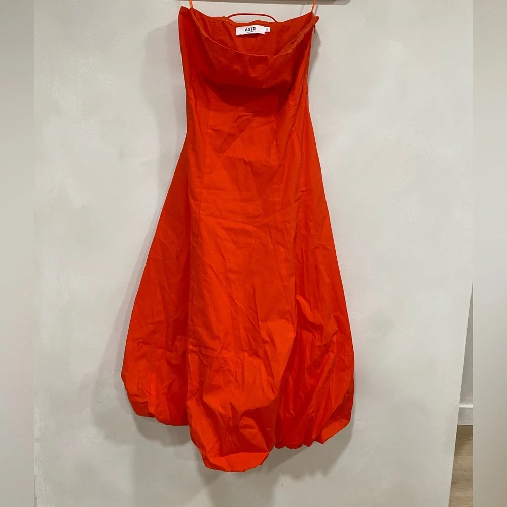 Astr Strapless Orange Midi Dress Tangerine Medium NWI - Picture 3 of 8